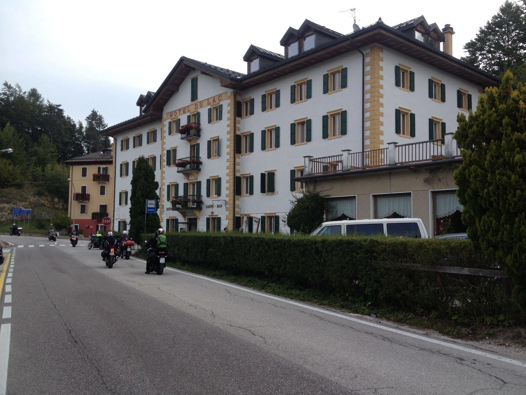 Hotel Du Lac Parc & Residence Lavarone Bagian luar foto
